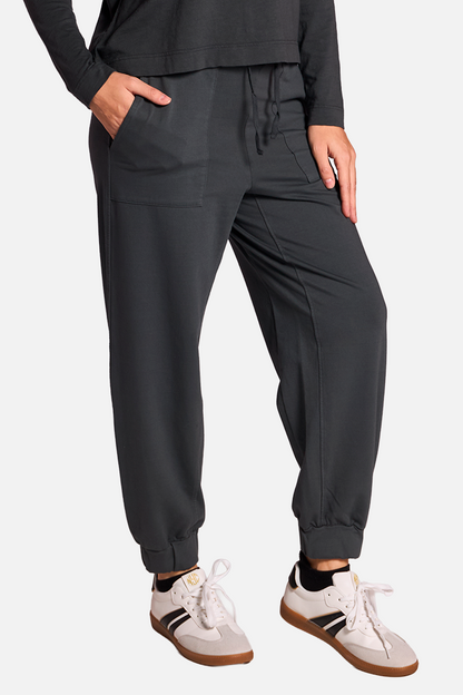 HANK Pantalón Caviar de FETE — Detalle