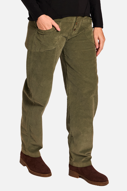 YAGO Pantalón Oliva de FETE — Detalle