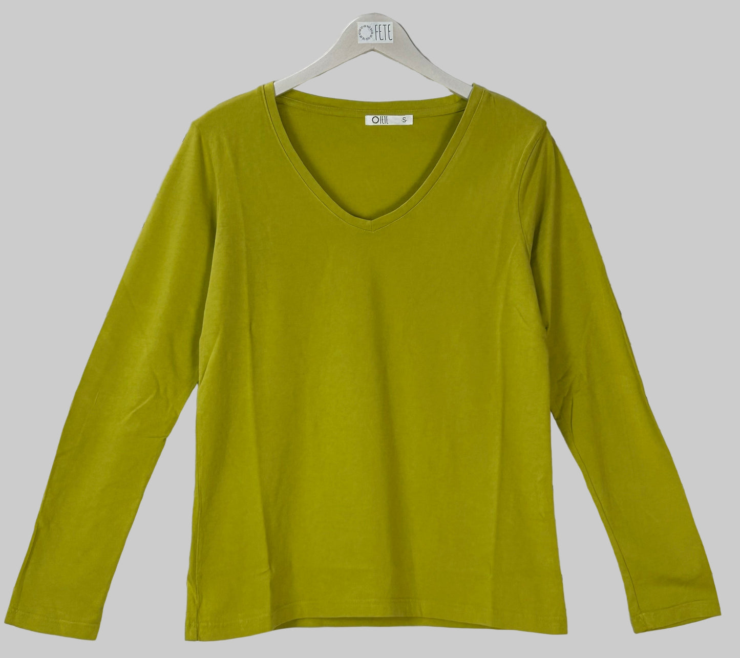 CAMISETA ESCOTE PICO GOTA